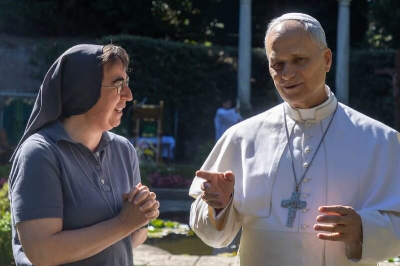 O Papa Leo Xiv usava a cruz peitoral favorita do Papa Francis