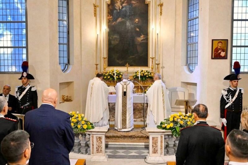 Pope Leo Ad Orientem Mass para a polícia italiana