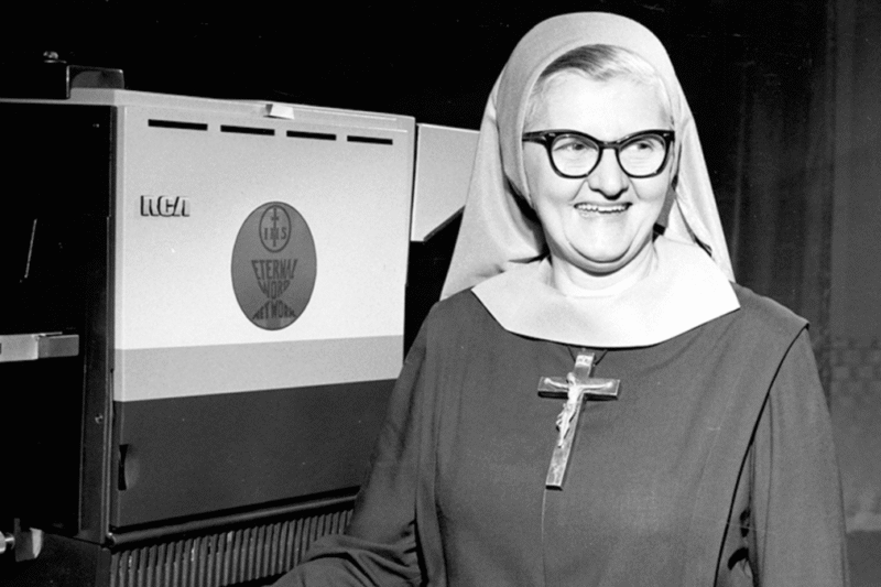 A fé da mãe Angelica a ajudou a criar ewtn a partir de uma garagem