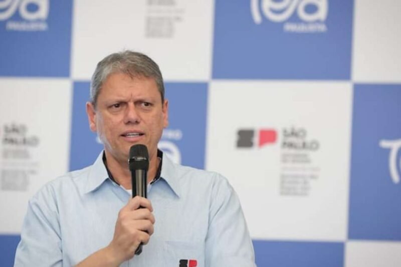 Moraes dá 5 dias para PGR opinar em pedido do PT para investigar Tarcísio por obstrução de Justiça