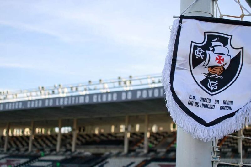 Vasco rescinde com estrela do elenco
