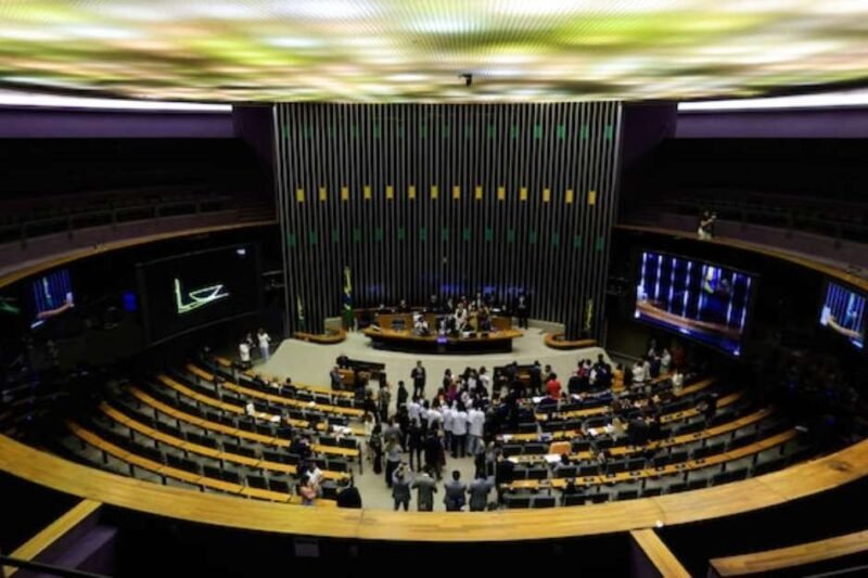 Câmara retira voto secreto da PEC da Blindagem; veja como votou cada deputado