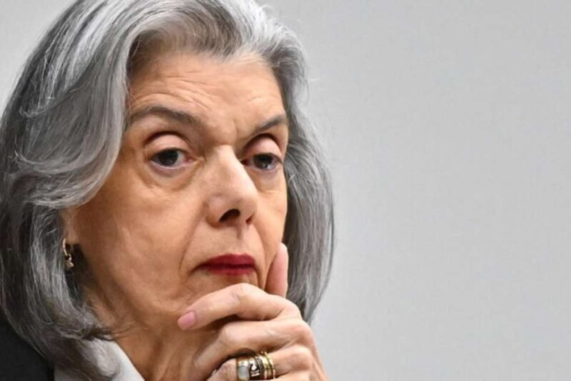Brasil enfrentou ‘grão maligno da antidemocracia’, diz Cármen