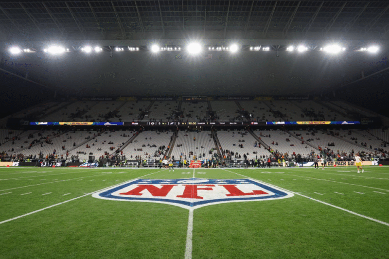Herbert brilha e os Chargers vencem os Chiefs no jogo da NFL em São Paulo