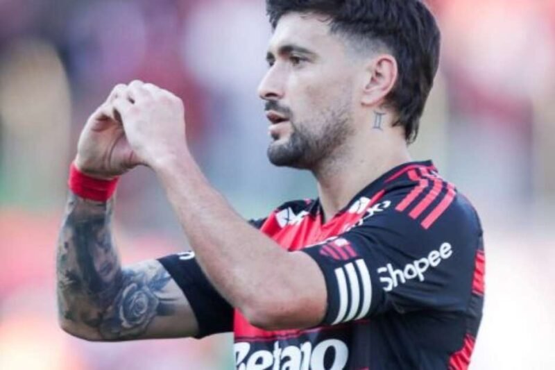 Arrascaeta celebra fim do jejum do Flamengo no Jaconi e ressalta trabalho de Filipe Luís