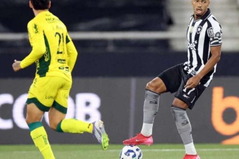 Marlon Freitas desabafa após empate do Botafogo: ‘Inadmissível’