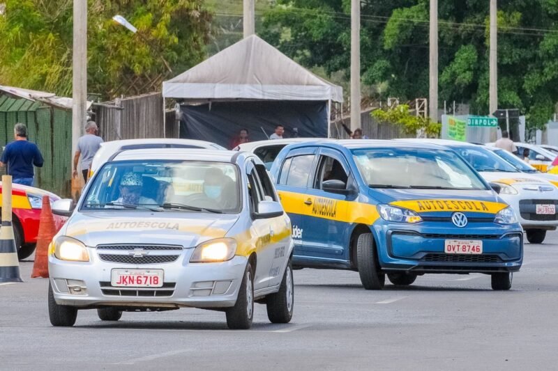 Autoescolas criticam “uberização” da CNH e apontam risco de fraudes