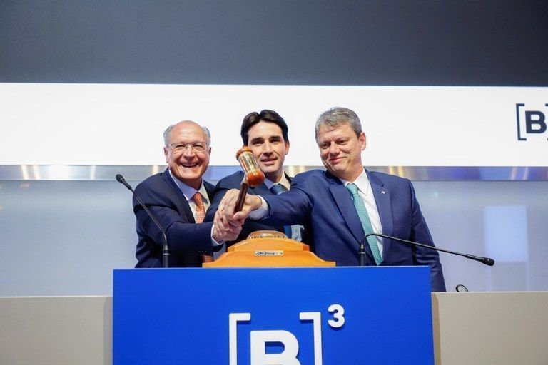 Análise: O túnel saiu, mas a polarização continua a céu aberto