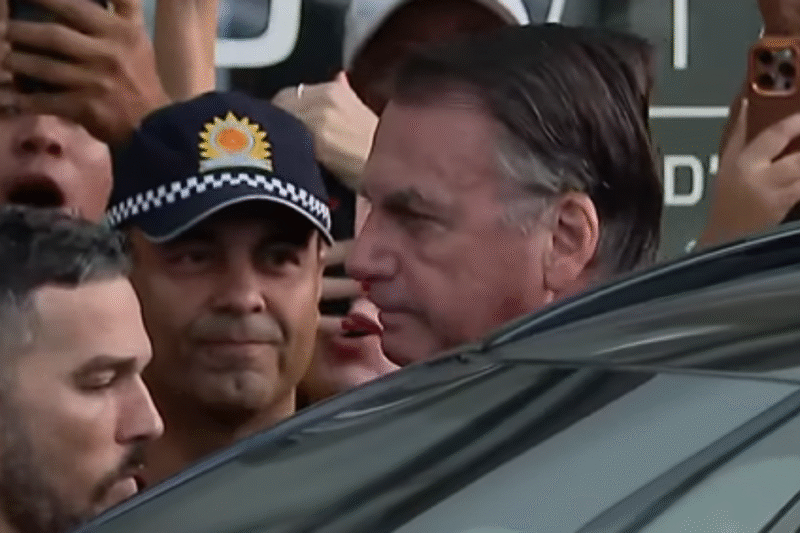 Bolsonaro realiza retirada de lesões na pele com aval de Alexandre de Moraes