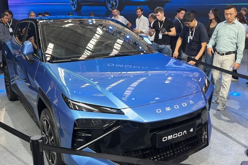 Omoda 4 é apresentado de olho em jovens e eleva briga entre SUVs compactos